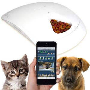 feed-and-go-smart-pet-feeder-with-webcam-wi-fi-1